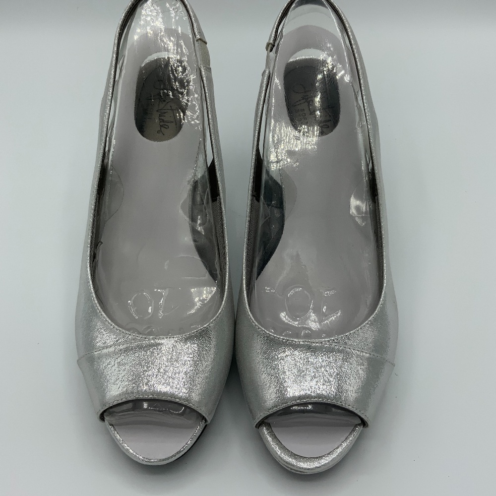 LifeStride Women’s Invest Silver Sparkle Heal  10W
